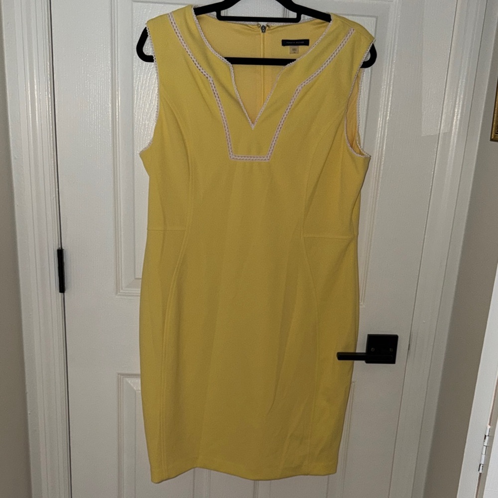 Tommy Hilfiger Yellow Sleeveless Midi Dress with Contrast Trim
